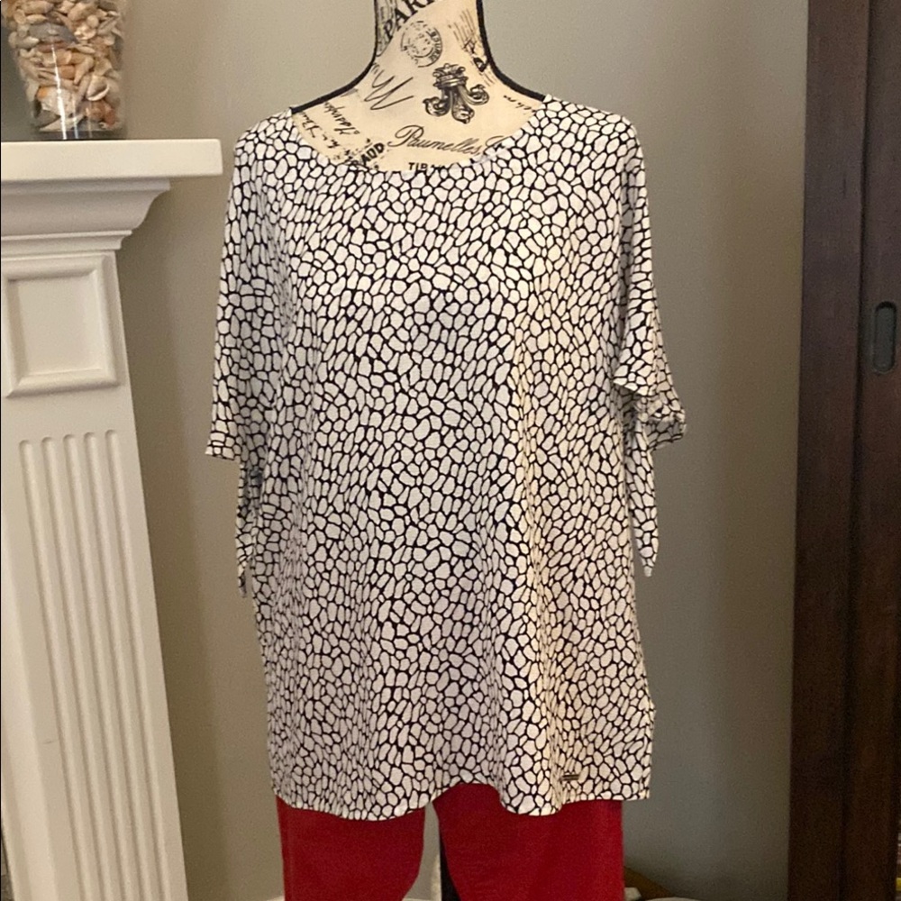 Michael Kors Stylish Black and White Women's Top